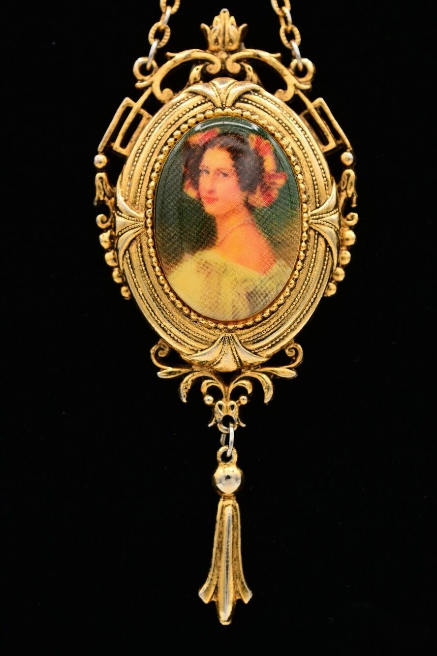 ART Vintage Renaissance Portrait Pendant Necklace Antiqued Gold Signed 60s BinAU